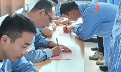 乐玩体育管业举行“匠心凝聚、薪火相传”拜师仪式